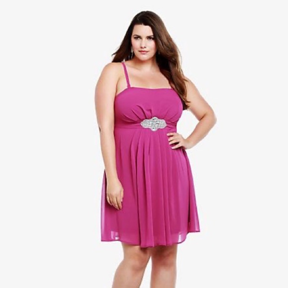 🆕 Torrid berry fuchsia chiffon tube dress size 14